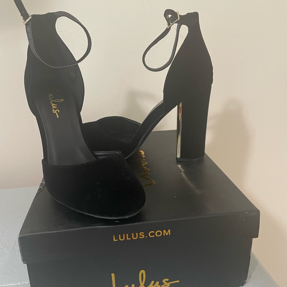 Black shoe